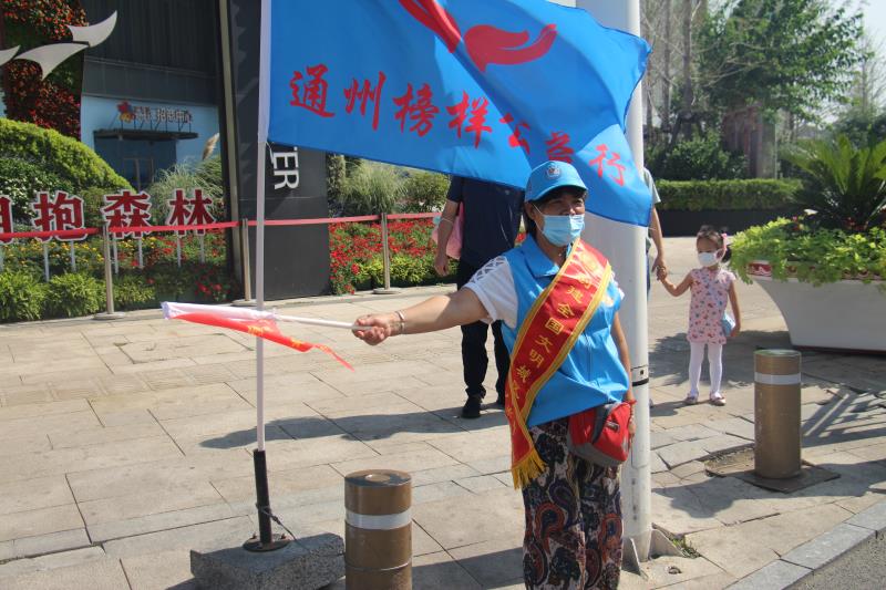 <strong>美女舔骚穴光奶胸舔屁眼拉屎色色网站</strong>